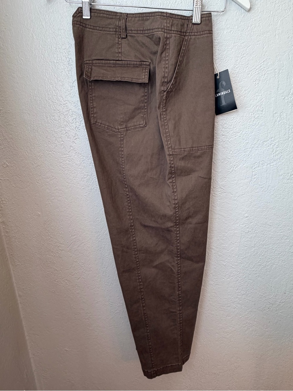 219~NWT ~ Woman’s Cargo Flamingals Cropped Brown Pants Sz Large